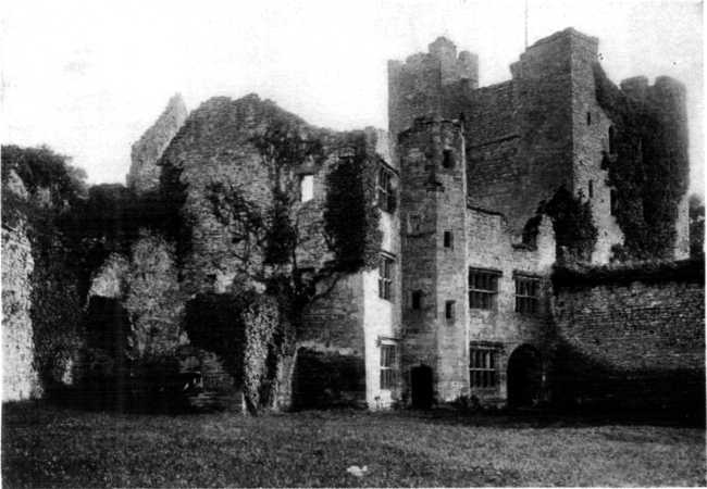 LUDLOW CASTLE, THE KEEP AND ENTRANCE.